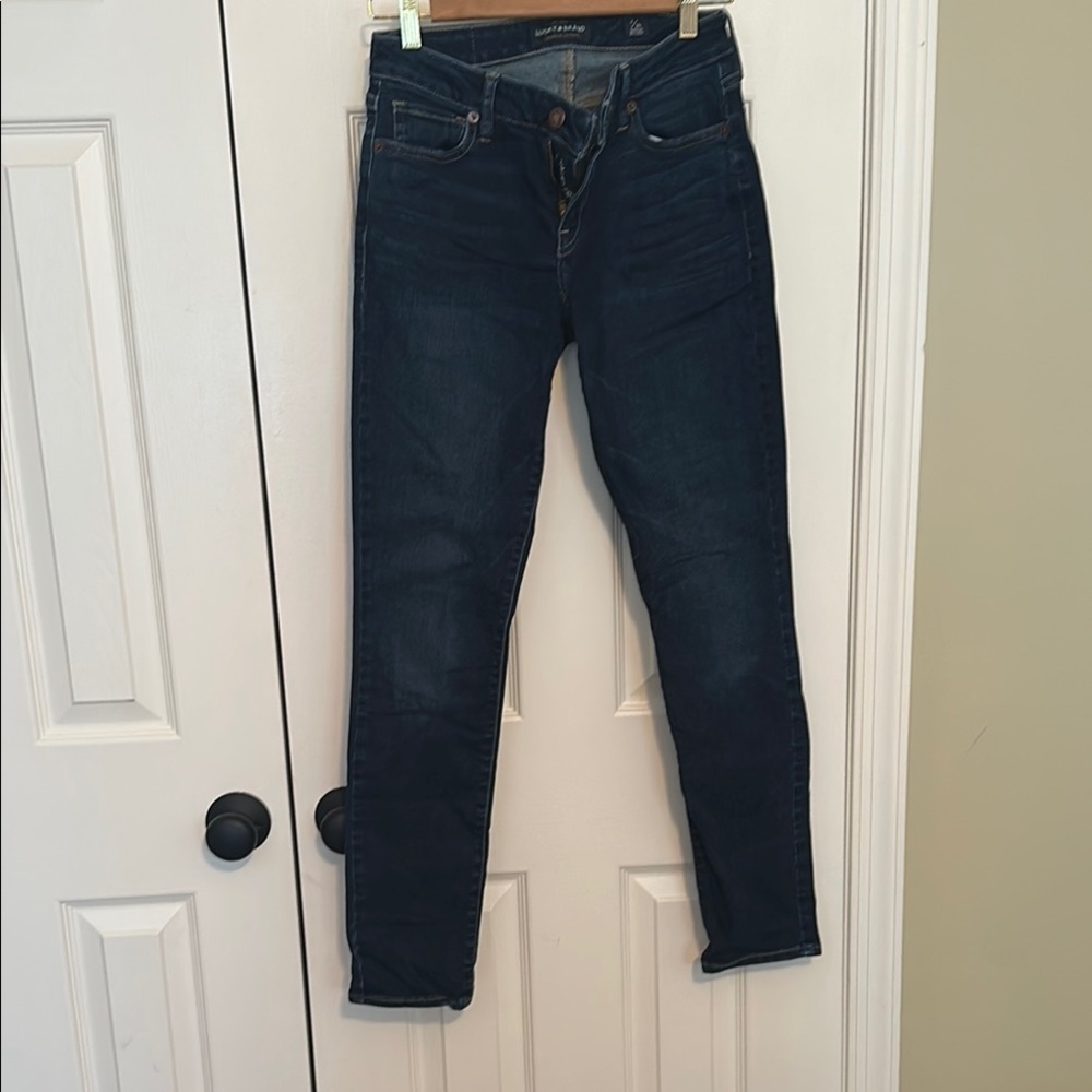 Lucky Brand Size 2/26 Dark Blue Skinny Jeans
